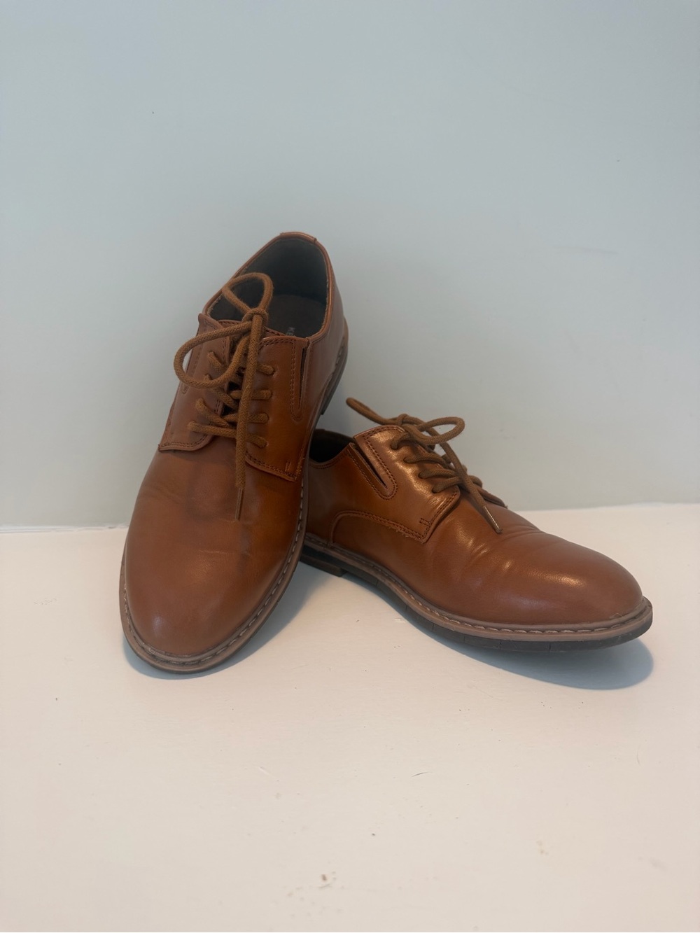 Boys size 2, Kenneth Cole Brown Leather Lace-Up Dress Shoes